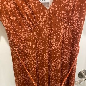 Forever 21 rust floral midi dress size medium NWT